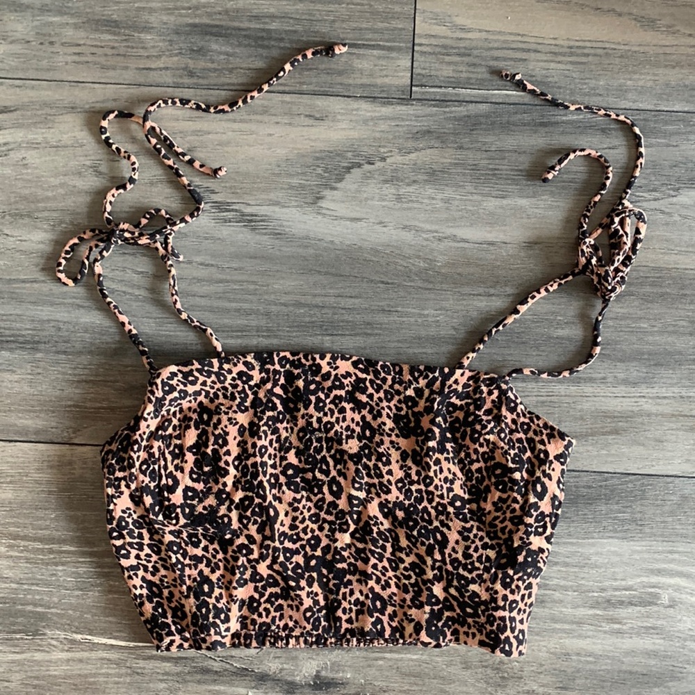 wilfred cropped leopard top in xxs; barely worn.